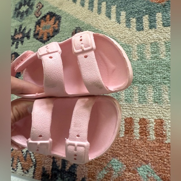Baby girl double strap sandals in baby powder pink color, size 3•••Summer style - Picture 2 of 5